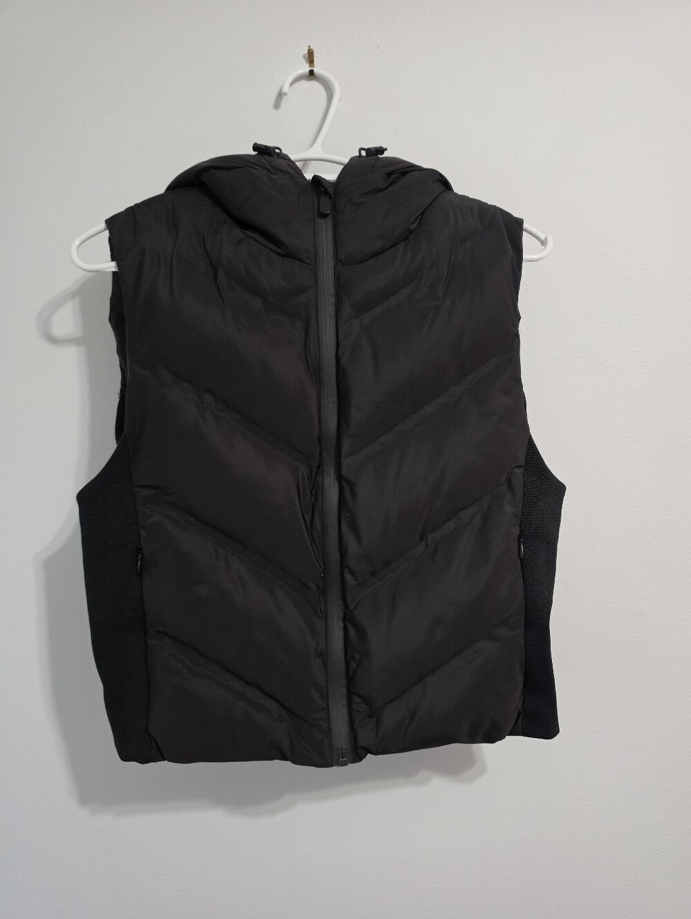 136. Zara Hooded Shaping Crop Puffer Vest